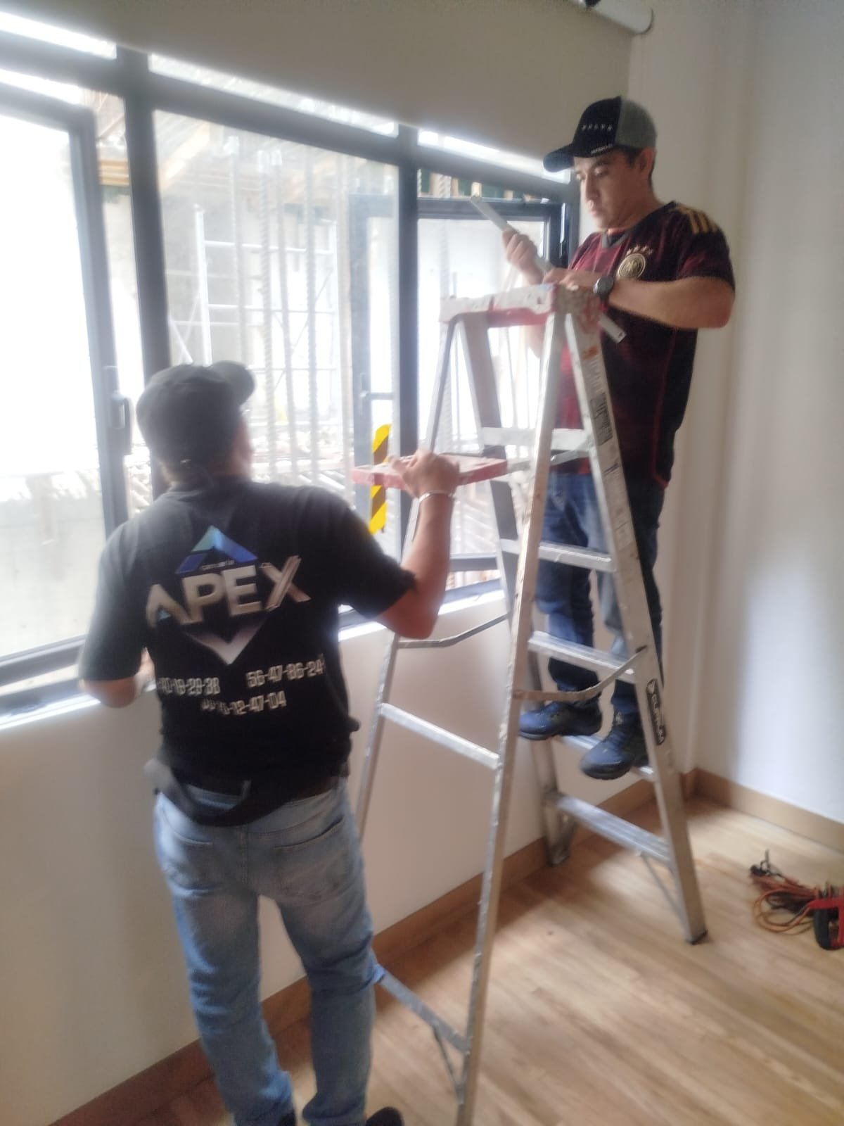 Instalación de ventanas de aluminio a la medida en CDMX – Cancelería APEX