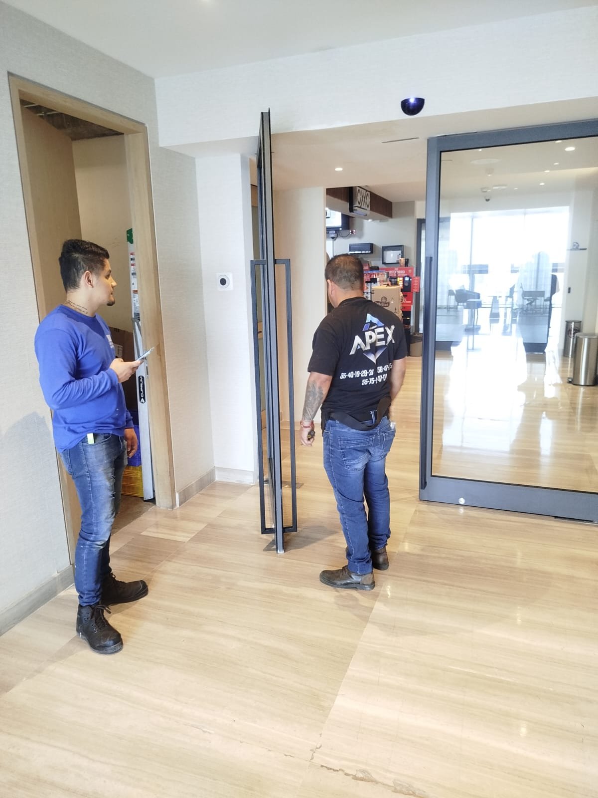 Cancelería para oficinas y divisiones corporativas en CDMX – Cancelería APEX